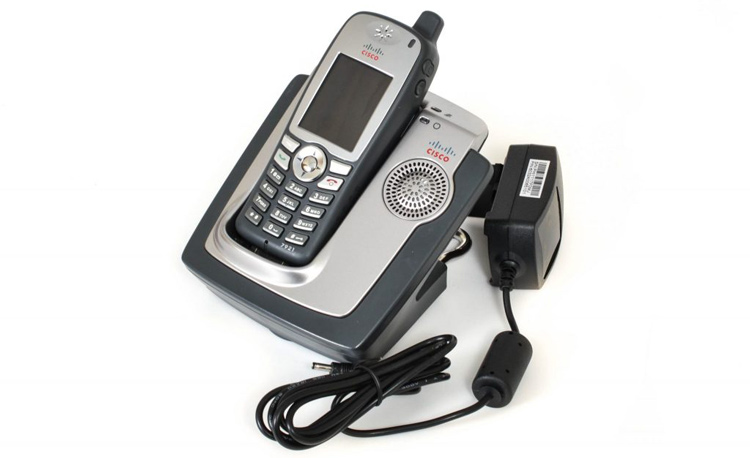 نمای بغل همراه با پایه Cisco Unified Wireless IP Phone 7921G 