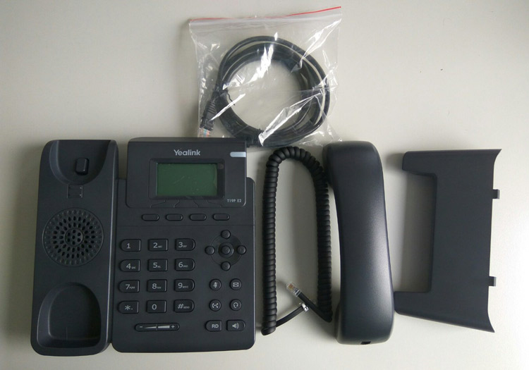 همراه با قطعات باز شده Yealink SIP-T19P IP Phone  